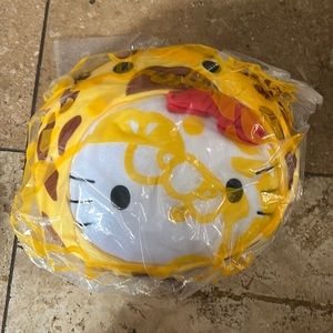 Hello kitty giraffe pilllow
